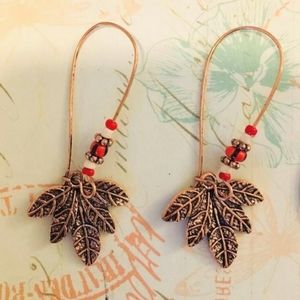 🍁 Dangle Leaf Earrings